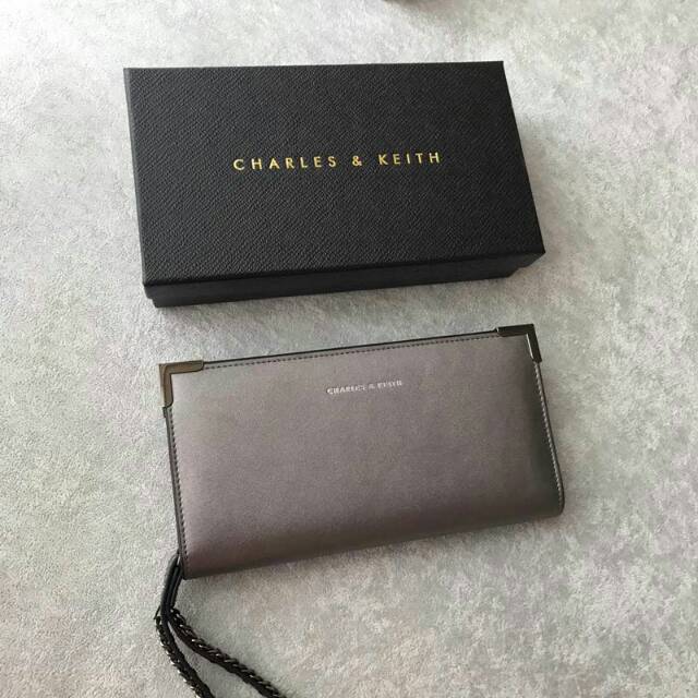 Dompet Charles and Keith