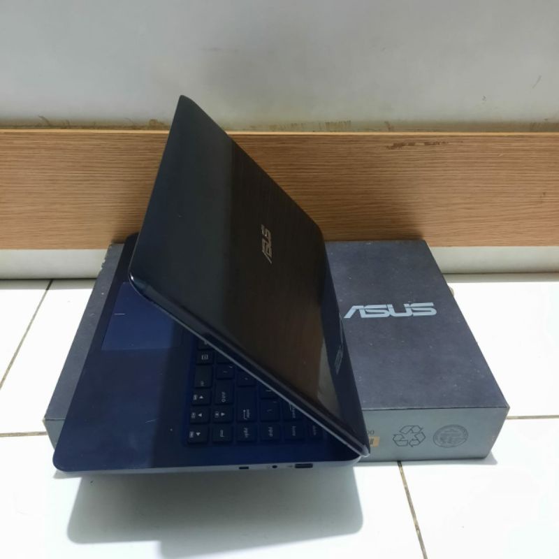 Laptop Asus E402BA, Amd A4-9125 Gen ke 7 Ram 4GB HDD 500GB Vga Amd Radeon R3 Graphic Windows 10 Siap pakai