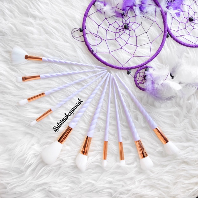 

Ready unicorn brush set white