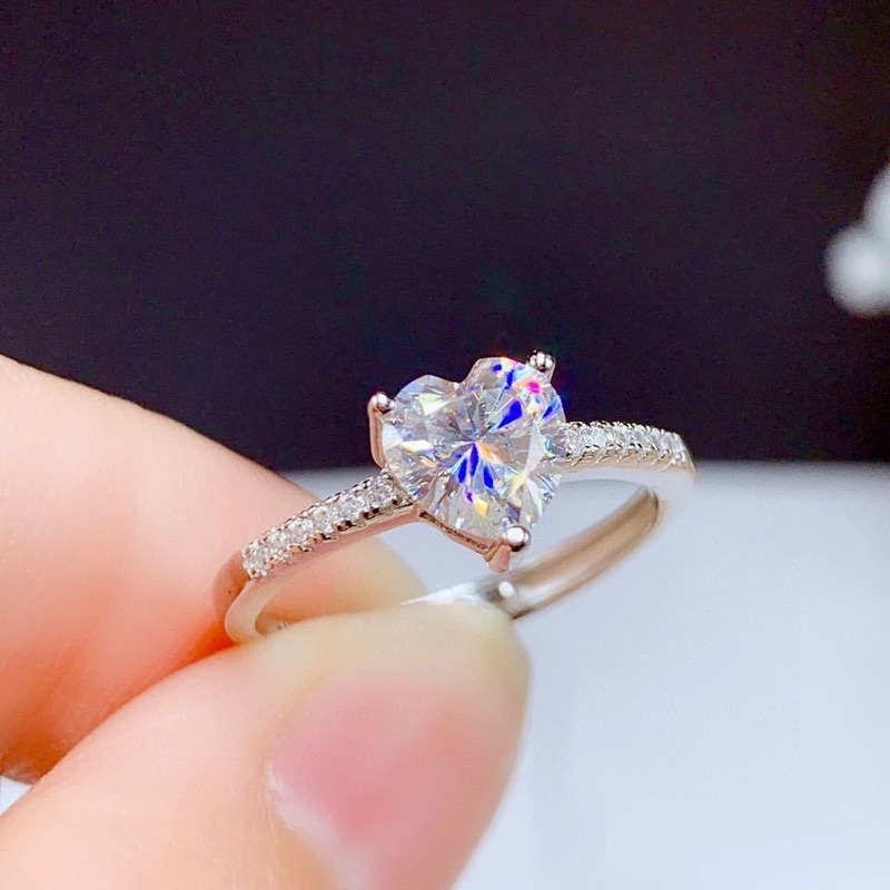 Love Heart-Shaped White Moissanite Diamond Ring