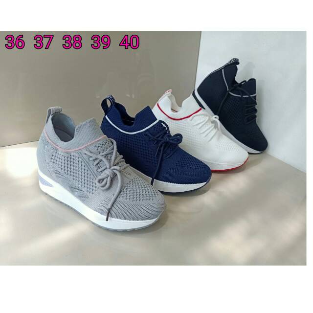 Wedges Sepatu (Hak di dalam)