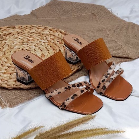 SW 99 Sandal Heels Hak Kaca Wanita 5 cm Tali Karet Motif Bintik macan