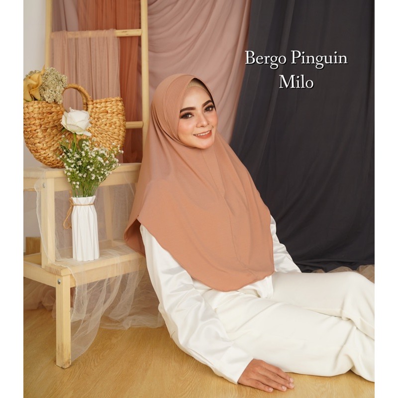 Bergo Pad Pinguin jersey Rumahan