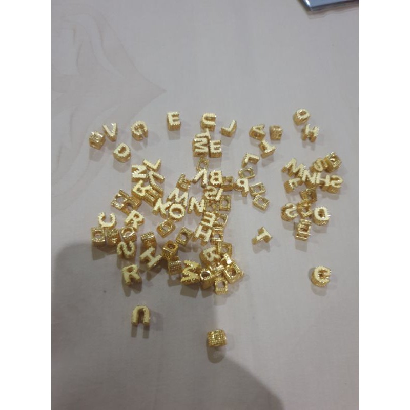 Liontin kalung gelang balok huruf alfabet inisial emas asli 700 70% 16k