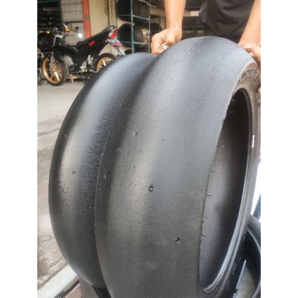 dunlop slick 180/60 dan 120/70-17