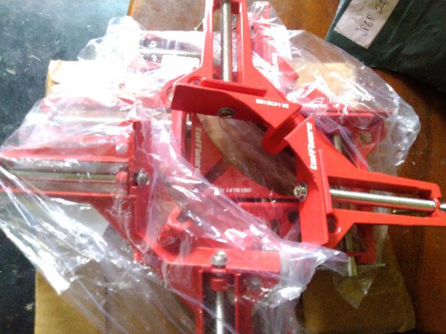 Clamp Penjepit Sudut Frame Kaca Kayu Angle 90 Derajat Max Range 75mm <br />