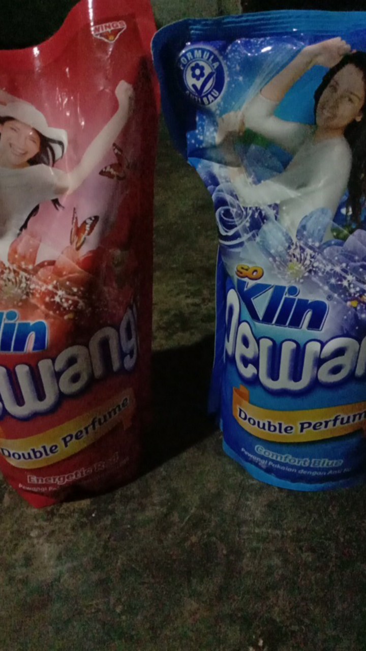 Soklin Pewangi Pakaian 800 Ml
