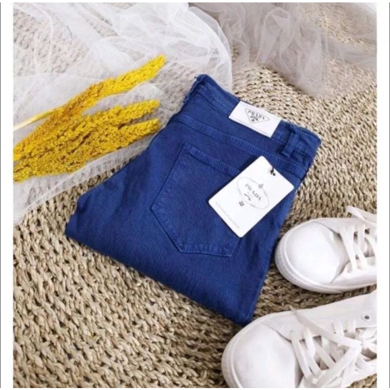 Celana jeans wanita putih jumbo terbaru 2022