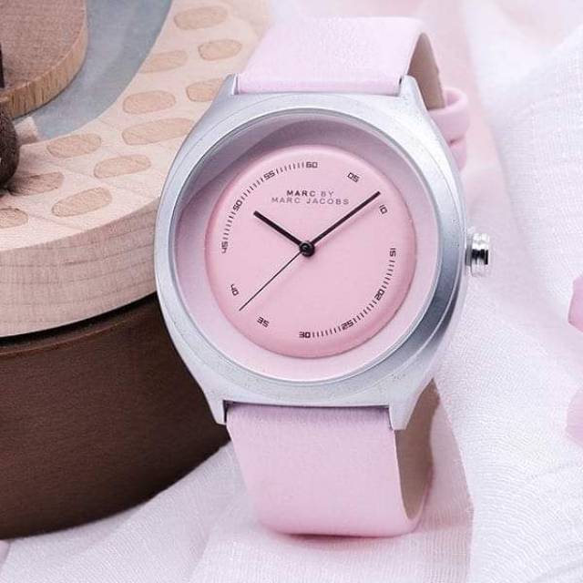 Jam tangan wanita MARC JACOBS