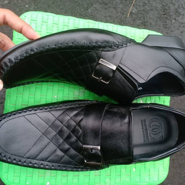 Sepatu pria casual / sepatu formal