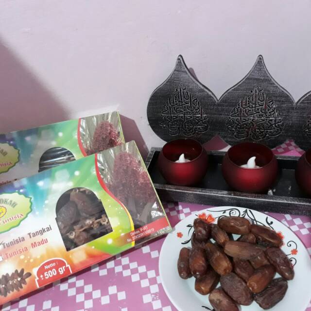 

Kurma tangkai tunisia