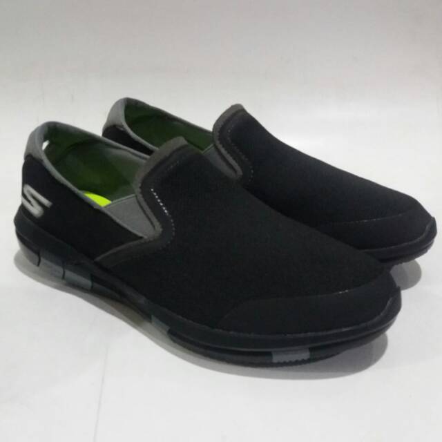 Sepatu skecher man go flex