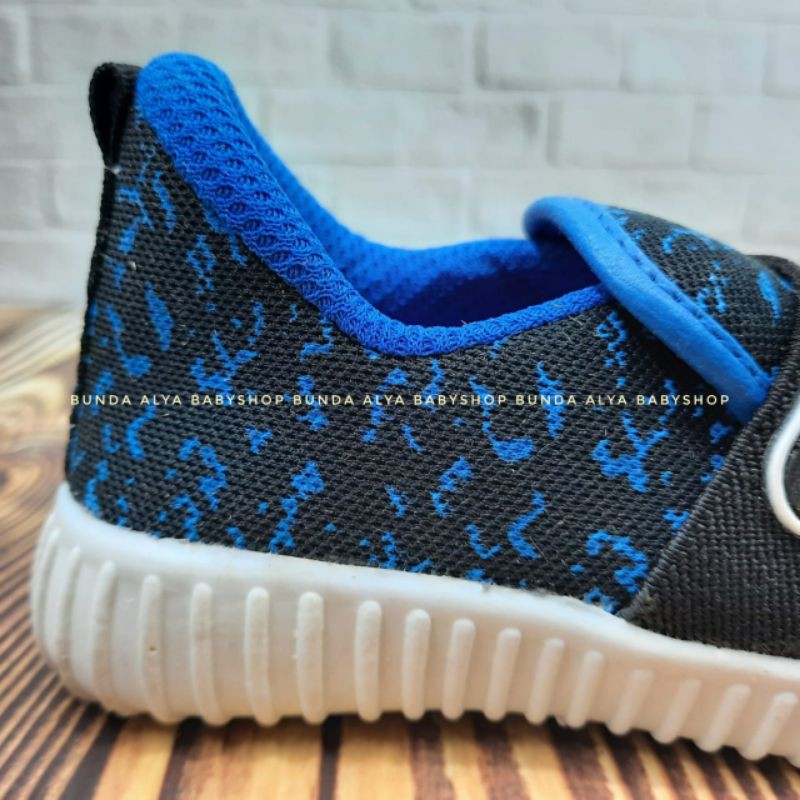 Sepatu Anak Perempuan Sneakers Usia 1 2 Tahun BIRU Alas Karet Anti Licin SALE Size 22 - 23