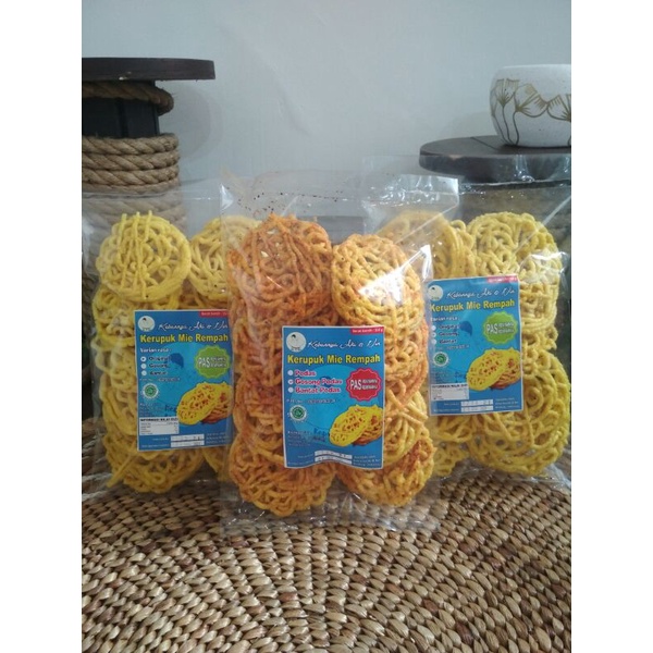 

Kerupuk Mie Rempah