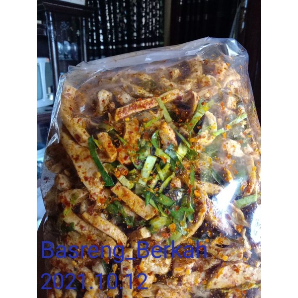 

basreng baso goreng stik ekstra pedas di tambah aroma daun jeruk segar isi( 1000 grm )