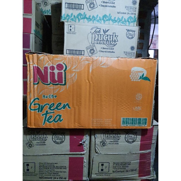 

NIUU GREEN TEA MINUMAN TEH RASA MADU NIKMAT 450ML × 24 PCS(exp lama)