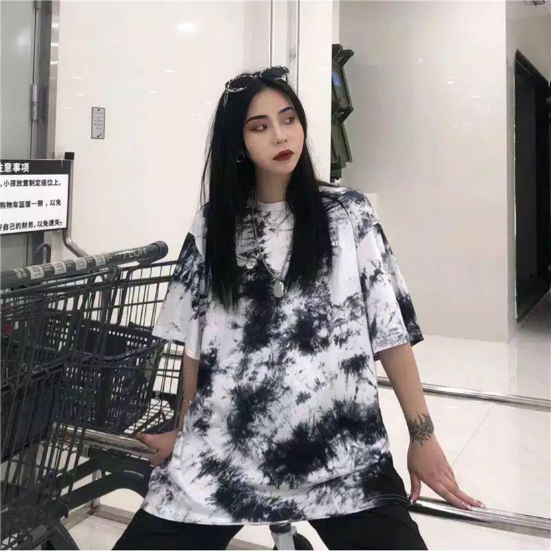 Kaos abstrak tie die