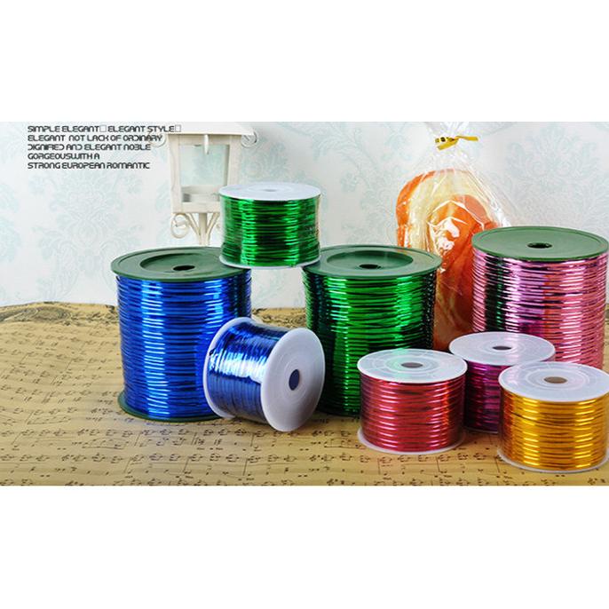 

Best Product!!! Pita Kawat /Tali Kawat/Pita Kawat Souvenir 1 Roll 500 Yard/ Tebal : 1mm - Lebar：4mm - Bahan: PE Plastik/besi - Warna: Silver, BIru, Ungu, Fanta - Produk berkualitas/pita termurah/pita berkualitas - Paling Dicari