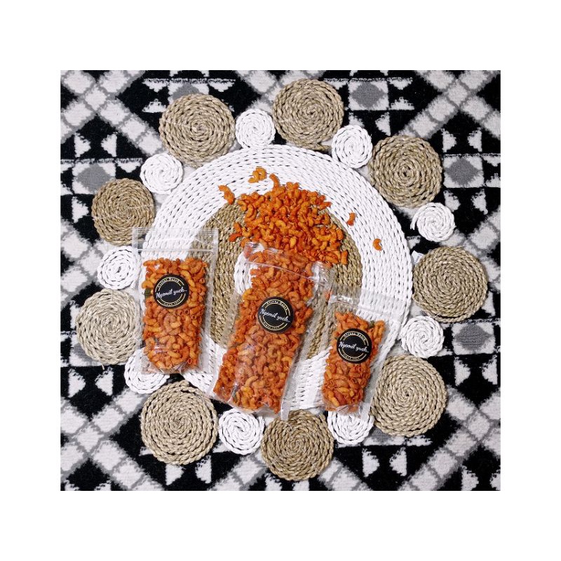 

MAKARONI PEDAS KRIUK DAUN JERUK