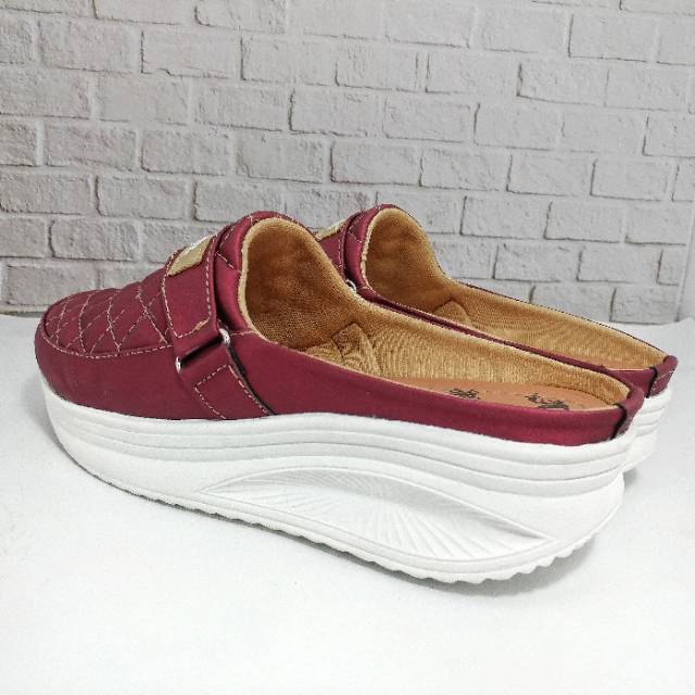 Kickers Sepatu Sandal Wedges Casual Wanita Terbaru Model Kekinian Elegan Murah