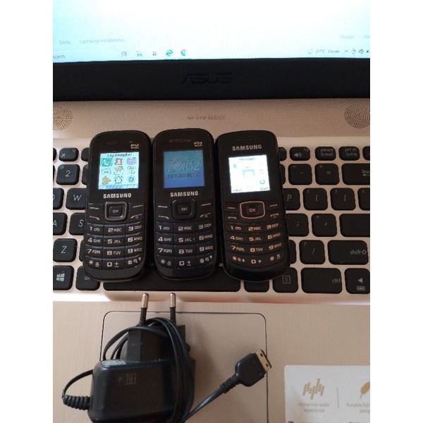 HP SAMSUNG Ponsel Handphone SAMSUNG Jadul Bekas + Baterai + Charger OK & Mantap
