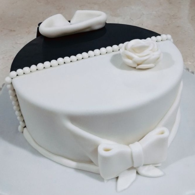

Happy Anniversary / Engagement / Wedding Cake