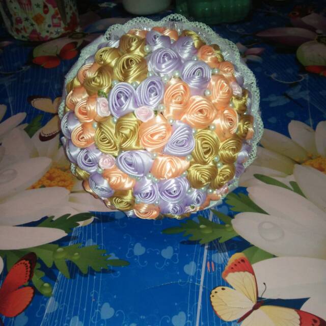 Buket bunga pernikahan pengantin pita satin peach ungu gold