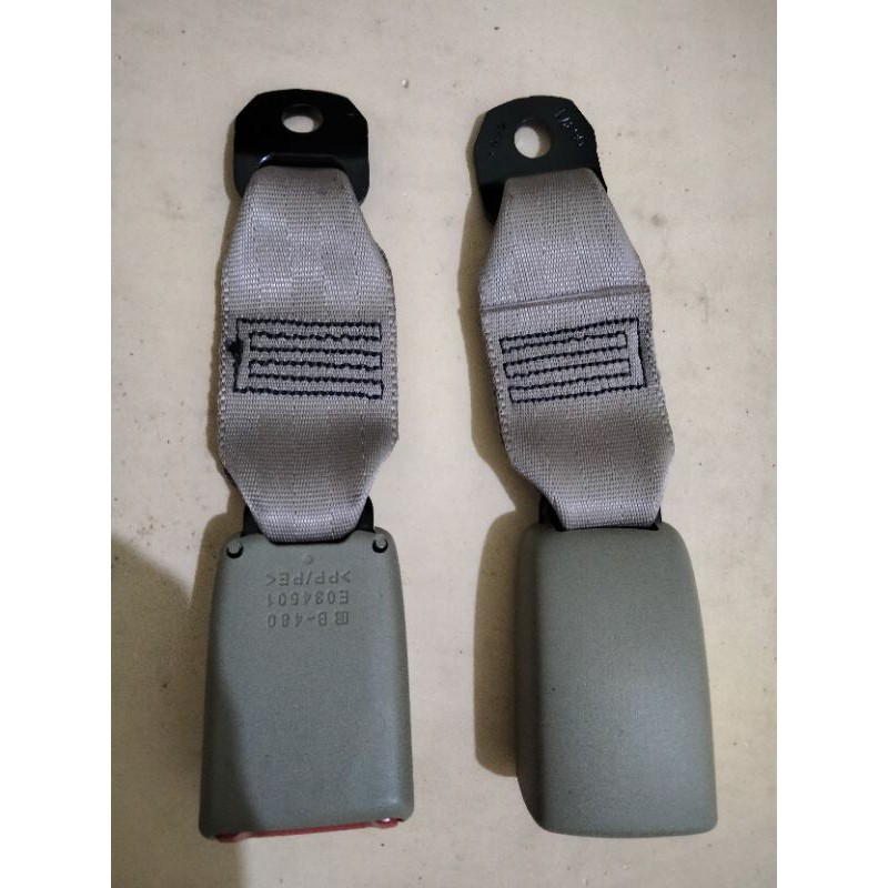 Stik colokan septi belt jok tengah dan belakang Innova portuner 2005-2015 original