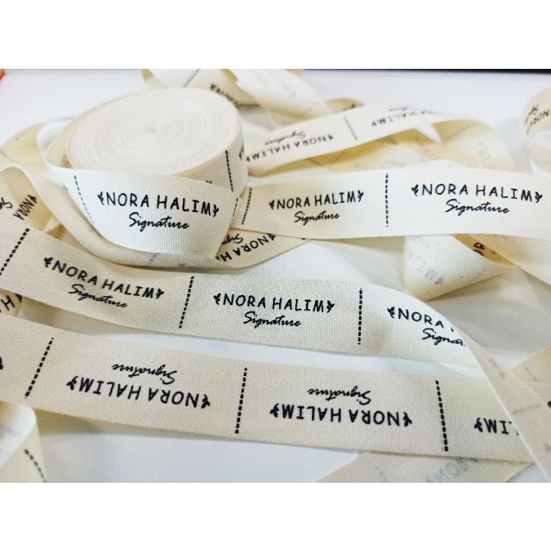 

Label Hijab Dan Label Baju Bahan Katun 2cm Warna Cream