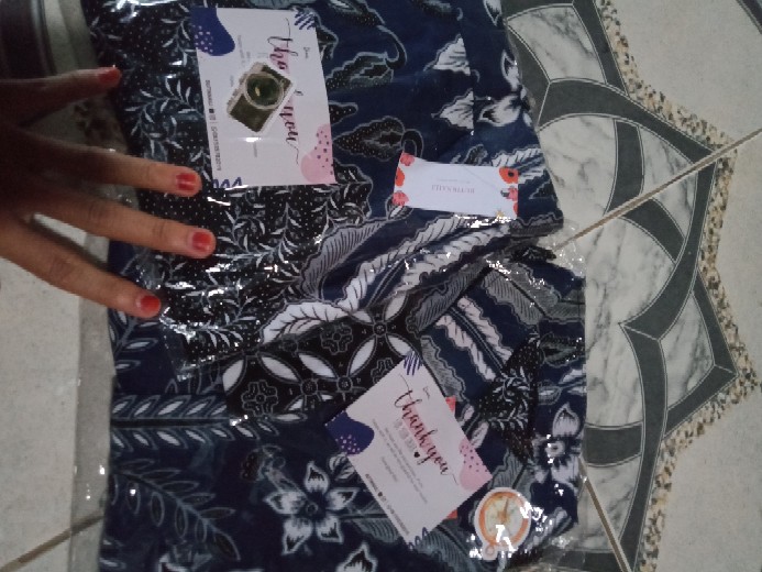 Couple Batik Navy Tunik Nirmala Tulle Mutiara Tunangan