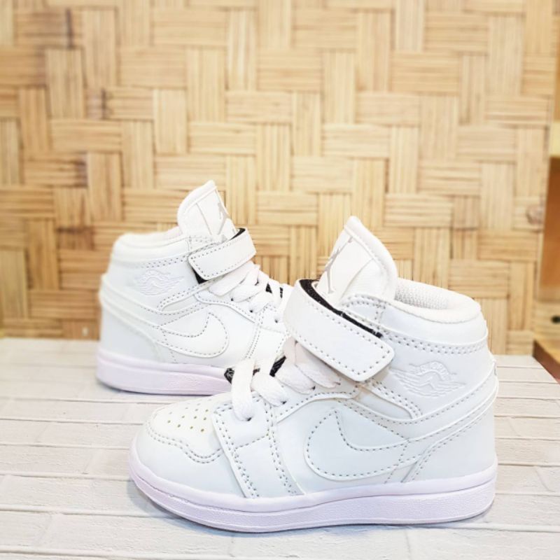 Sepatu Anak Laki dan Sepatu Sneakers Anak Perempuan Jordan Kids Sepatu Anak Laki Laki 10 Tahun Sepatu Anak Sneakers Laki Laki Perempuan Nike Jordan High Grade Original Sepatu Jordan Anak Laki Laki Sepatu Anak Laki Umur 1 Tahun Sepatu Anak SD Sepatu Jordan