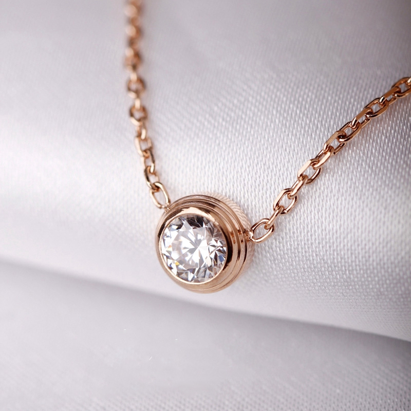 Kalung Wanita Titanium Dengan Liontin Berlian Bahan Titanium Steel Warna Rose Gold Untuk Wanita