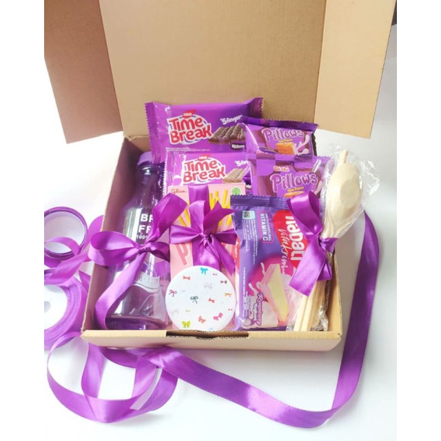 SNACK BOX UNGU Kado Ulang Tahun/ Kado Wisuda/ Kado Anniversary / Paket UNGU / sahabat / wisuda sidang