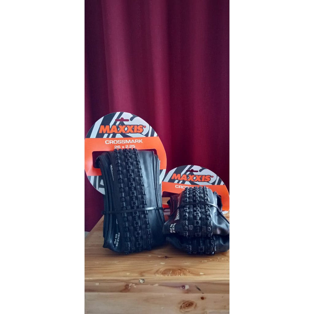 Ban Luar Sepeda 26 X 2.25 Maxxis Crossmark 073