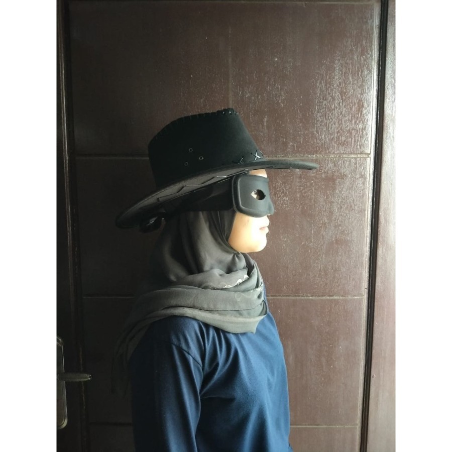 kostum topi dan penutup mata zorro zoro dewasa