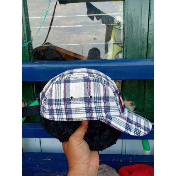 Topi second brand supreme