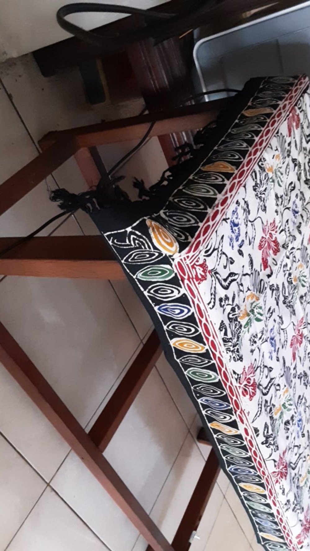 Taplak Meja Tamu Panjang Loper Batik Pekalongan Cuiri Warni