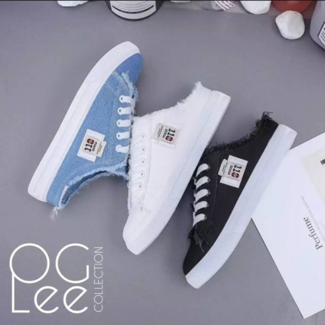 Sneakers wanita dm01