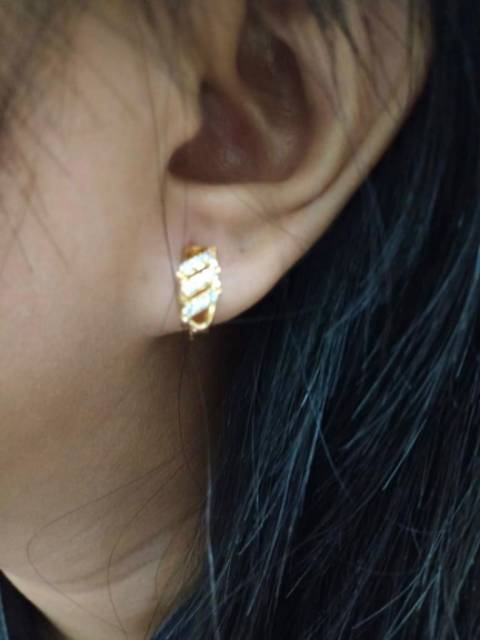 anting klip koncer kupu titan