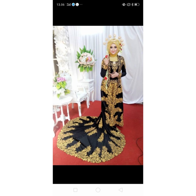 kebaya ekor pengantin bludru