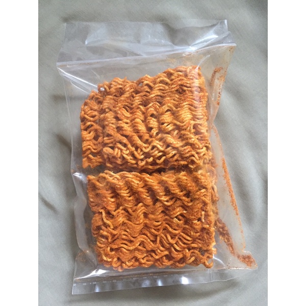 

Mie Kremes Pedas