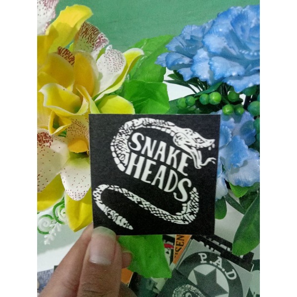 

STIKER SNAKE HEADS TAHAN AIR CROWS X WORST