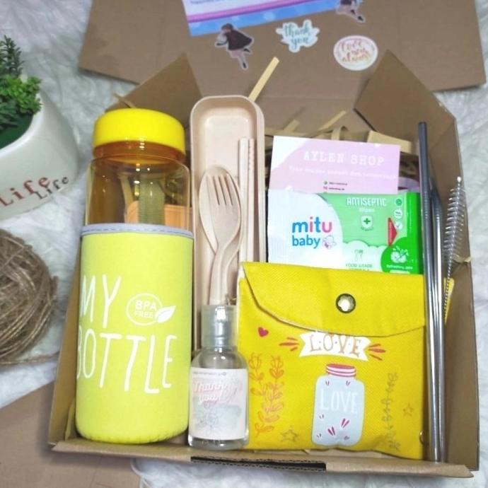 

Sale!!! Hampers Ulang Tahun / Hampers Wisuda / Sovenir Lengkap Murah - Paling Dicari