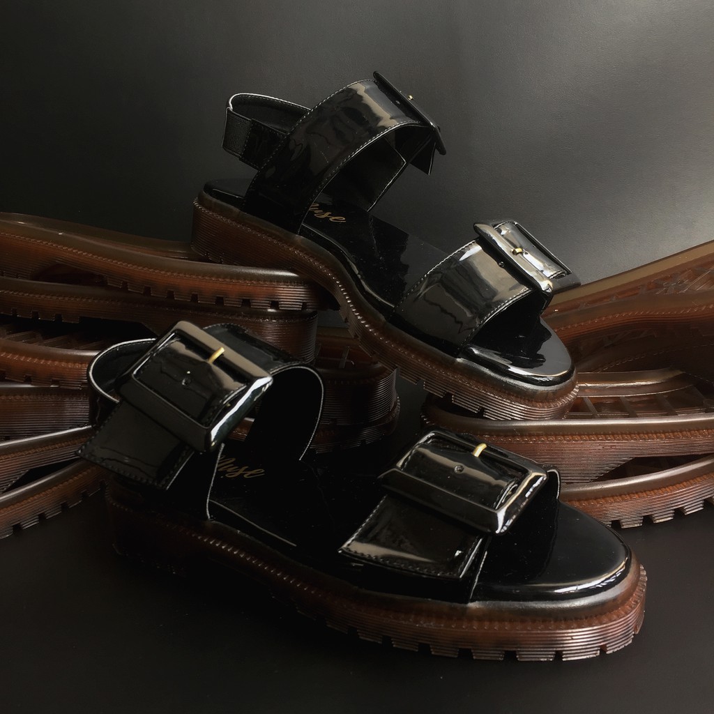 sandal docmart wanita