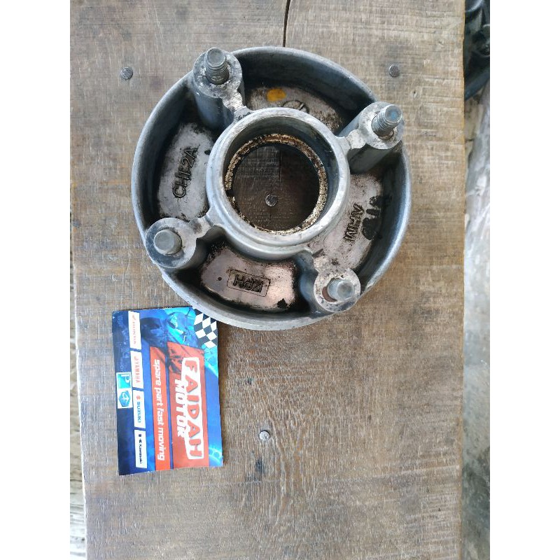 NAP GIR /TUTUP TROMOL/ DUDUKAN GIR HONDA  SUPRA X 125 ORIGINAL