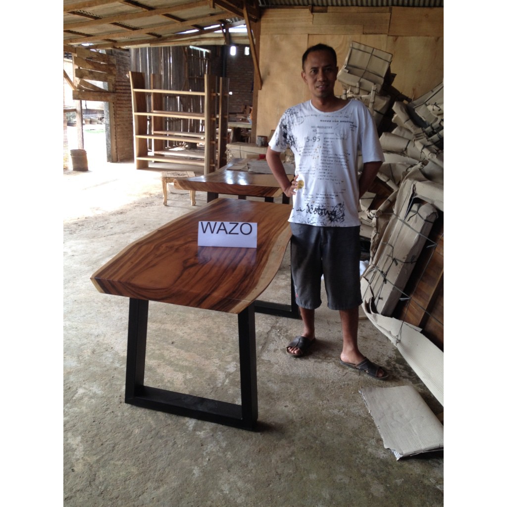 Meja makan kayu trembesi solid