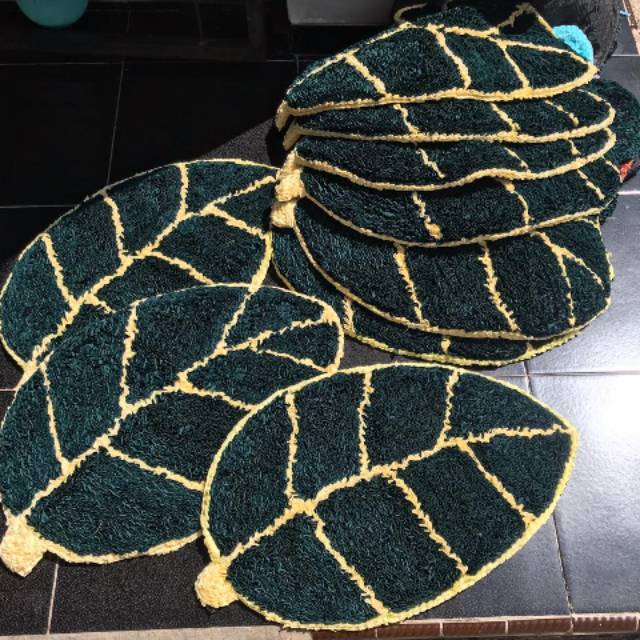 KESET MOTIF DAUN KEKINIAN