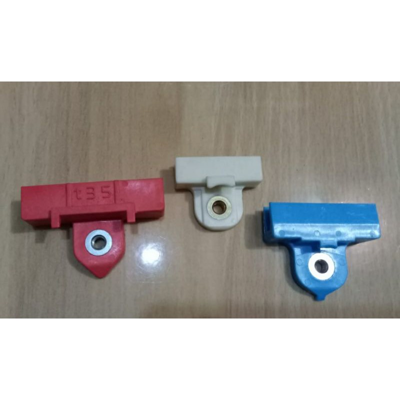 KANCING KLIP PENJEPIT KACA MOBIL UNIVERSAL