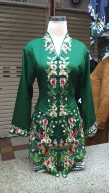 Kebaya encim bordir kupu kupu