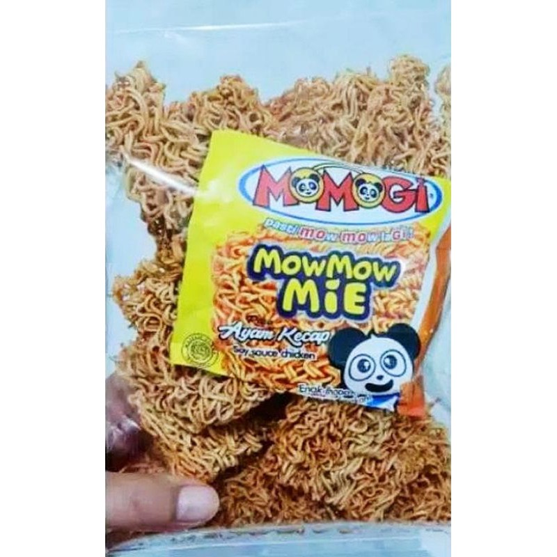 

Snack kiloan MOMOGI MowMow MIE kiloan 170 gram